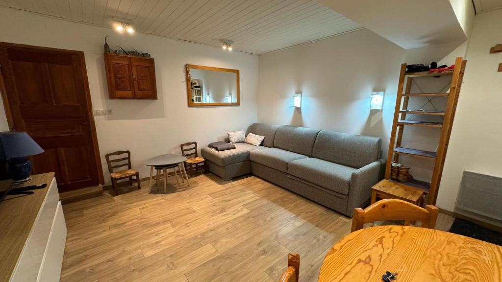 Appartement cosy a Vars 32 m² avec vue montagne - Housity