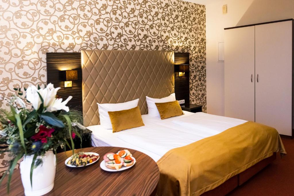 
Business Single Room
