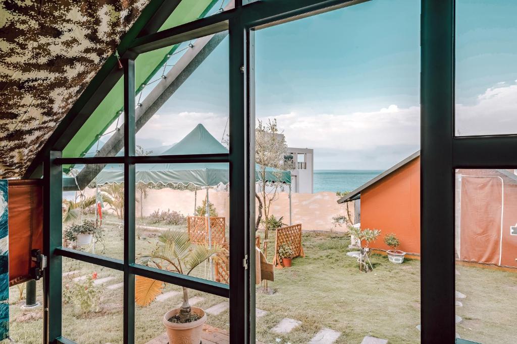 Příroda nedaleko luxury tent