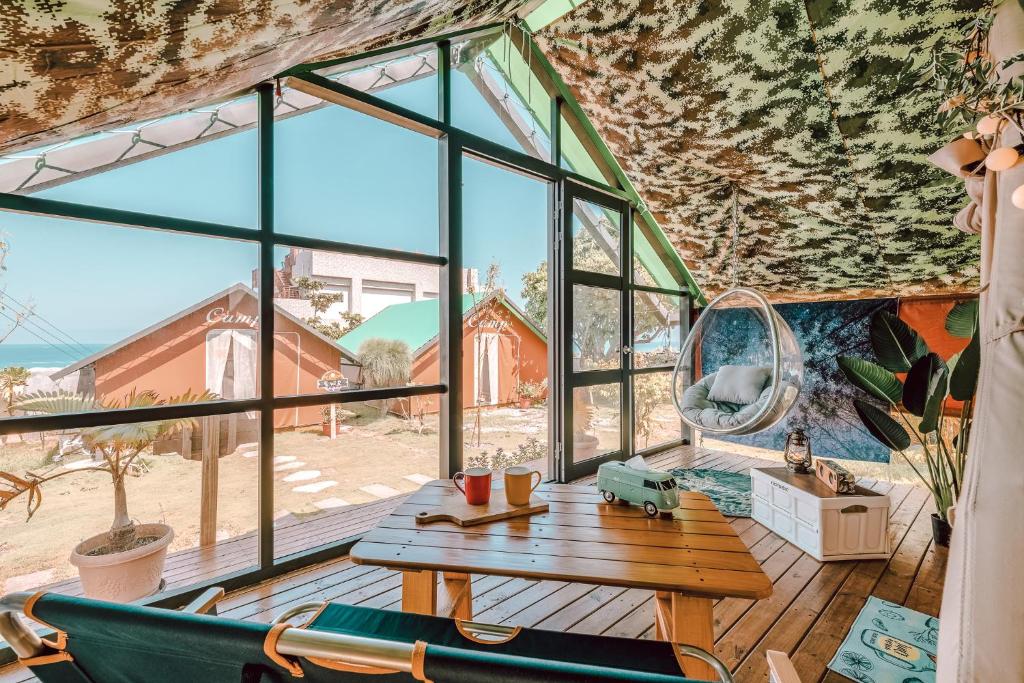 Příroda nedaleko luxury tent