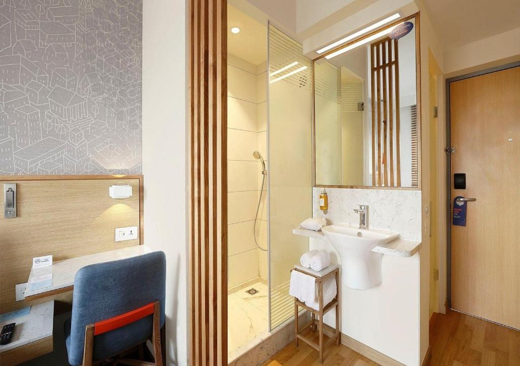 Koupelna v ubytování Holiday Inn Express Greater Noida Knowledge Park by IHG