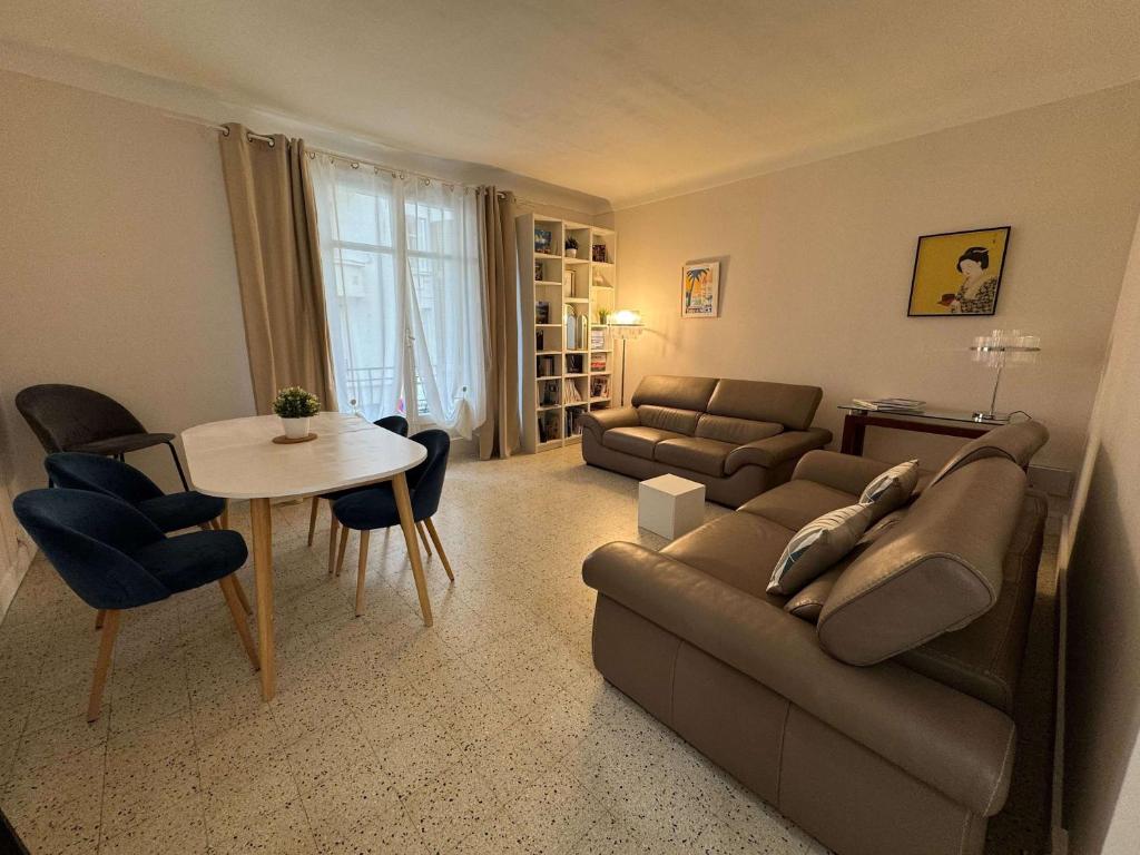C070 Magnifique appartement au calme 2 Chambre centre