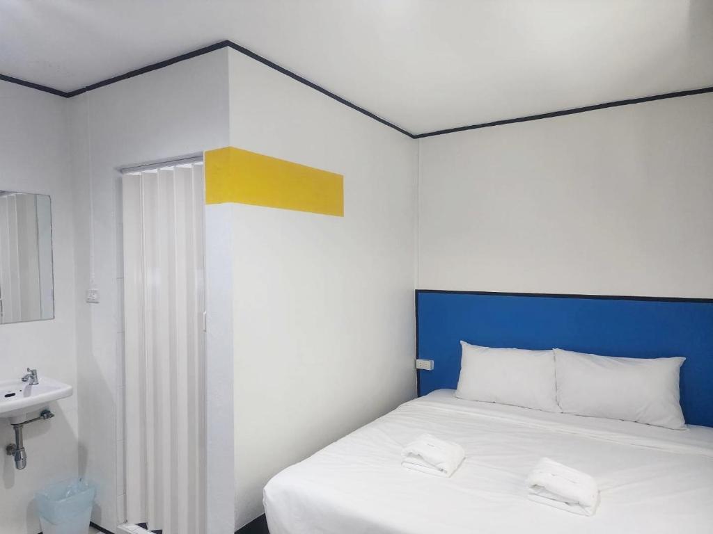 Postel nebo postele na pokoji v ubytování RYB Hostel Phuket