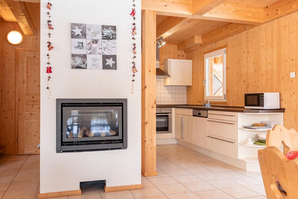 Kuchyňa alebo kuchynka v ubytovaní Almdorf Stadl by ALPS RESORTS
