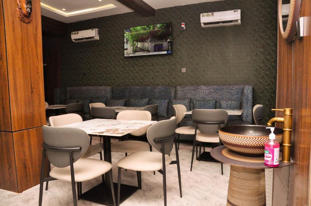 Posezení v ubytování Jukky Hotel Abuja