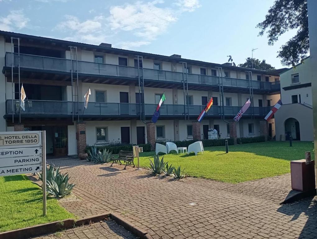 Budova, kde se hotel nachází