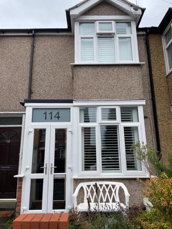 Το κτήριο όπου στεγάζεται  η παραθεριστική κατοικία