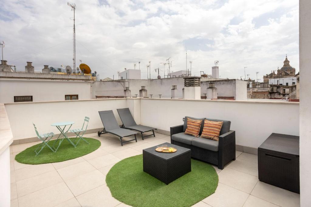 Private & Pool Goyeneta Sevilla Urban Apartment