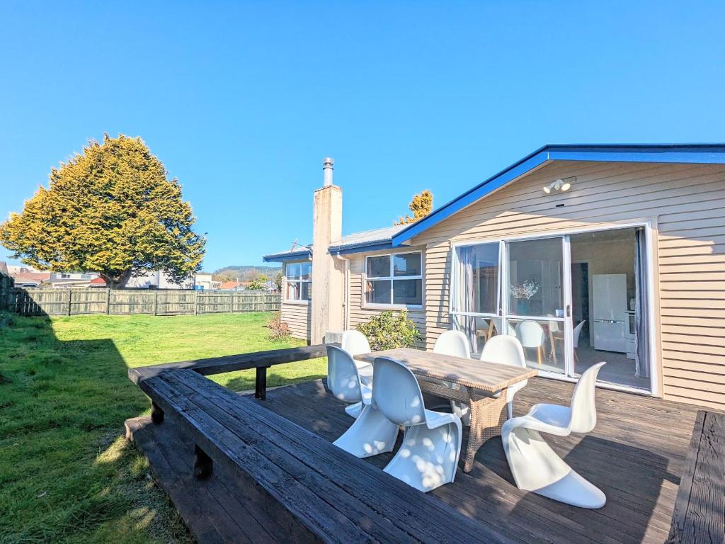 Dream home in central of Rotorua with spa pool - Resim 6