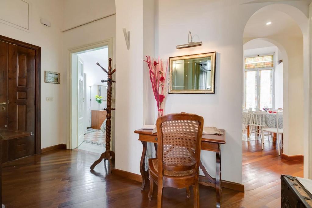 Modern Apartment in Central Rome with Balcony and View - Housity