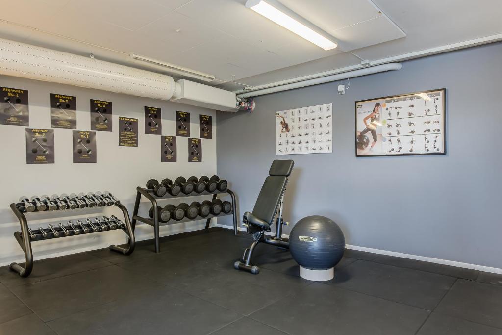 Fitness centrum a/nebo fitness zařízení v ubytování Comfort Hotel Eskilstuna