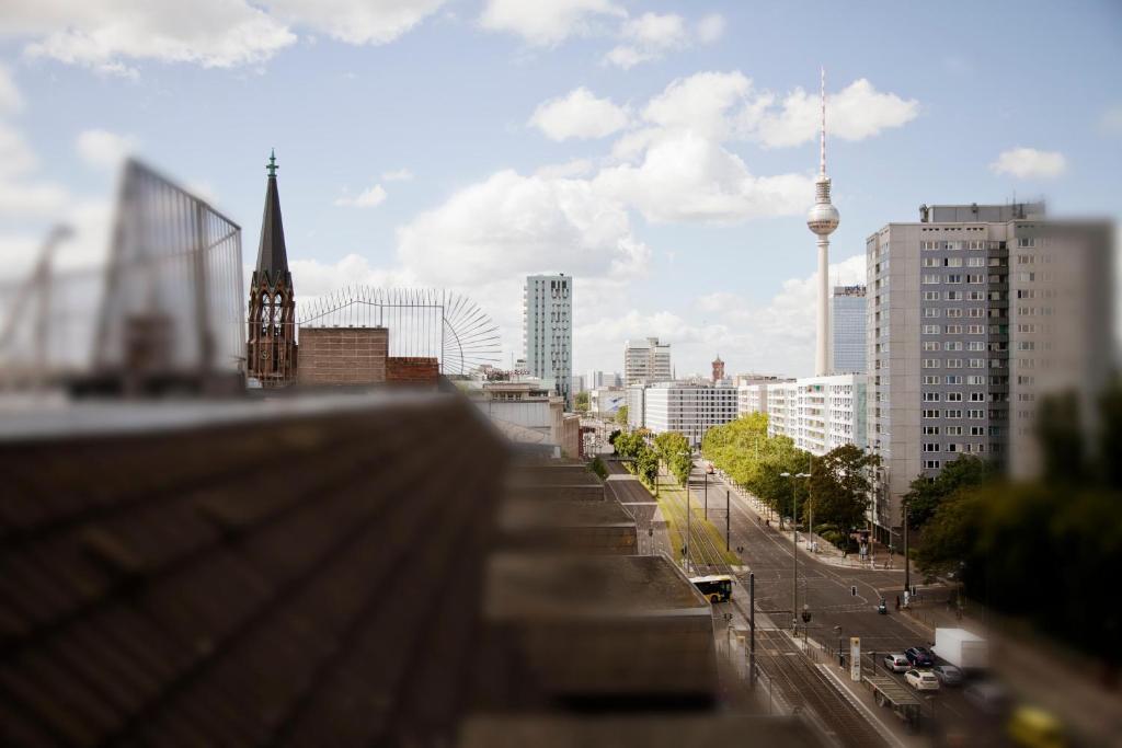Nespecifikovaný výhled na destinaci Berlín nebo výhled na město při pohledu z hotelu
