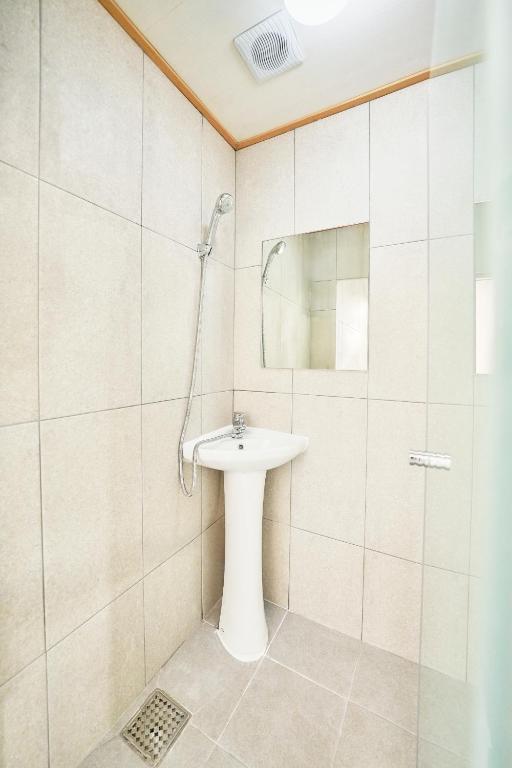 Koupelna v ubytování Be Stay