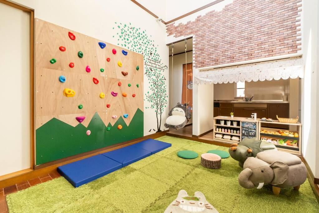 Dětský klub v ubytování ジブリパークまで車10分 遊べるキッズハウス1棟貸切り 敷地内無料駐車場あり 最大12名
