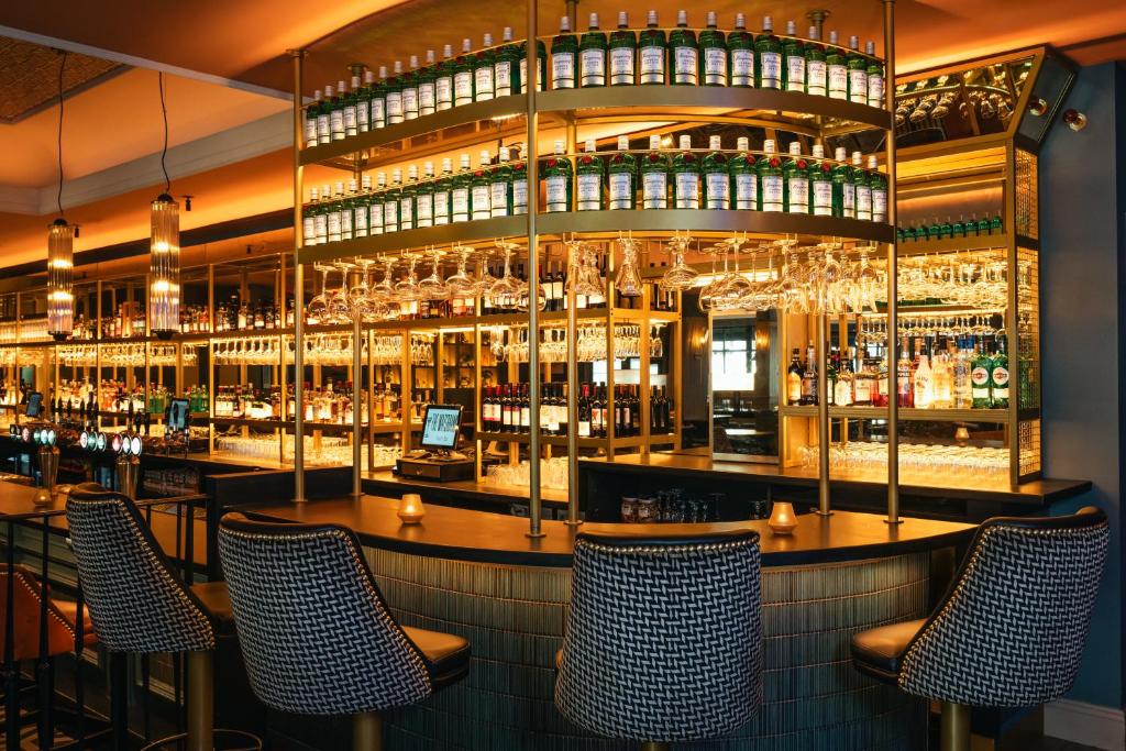 Lounge nebo bar v ubytování Grand Canal Hotel