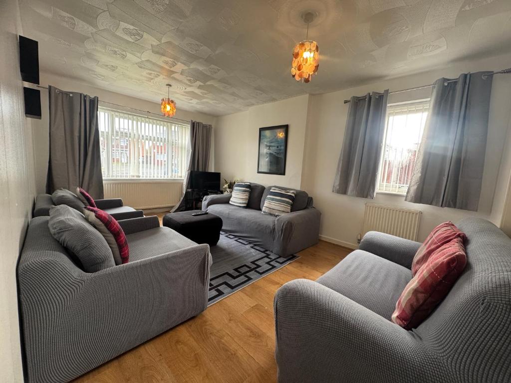 Χώρος καθιστικού στο Accessible Bungalow , Crompton Haven, Croxteth Park, Liverpool