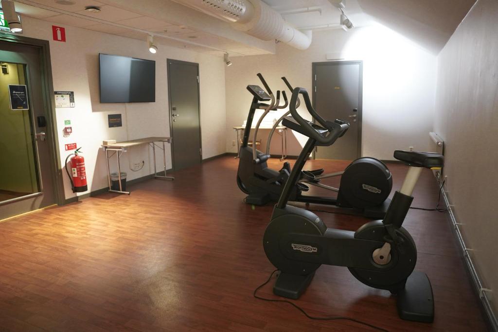 Fitness centrum a/nebo fitness zařízení v ubytování Comfort Hotel Norrköping
