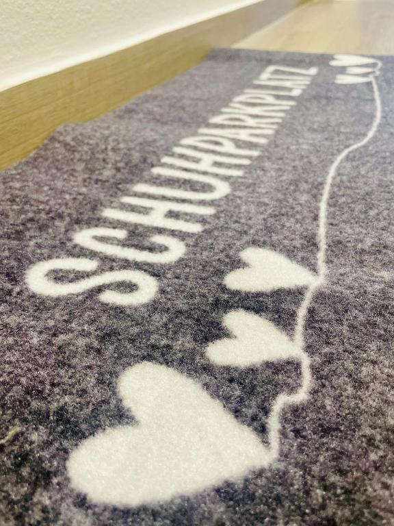 Fotografie z fotogalerie ubytování FeWo 13 - Appartement im Rottalblick - Elegant und ruhig wohnen, Tiere willkommen, Bademantelgang zur Therme, TV, Boxspringbett, Balkon inkl Garage u Kurtaxe v destinaci Bad Griesbach