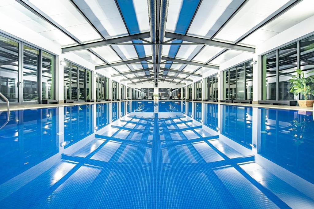 Bazén v ubytování Kristal bakuriani Resort C block 202 nebo v jeho okolí