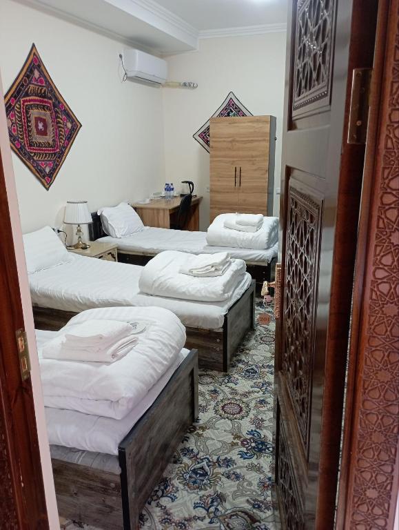 Suzani Art National House - Triple Salle Standard
