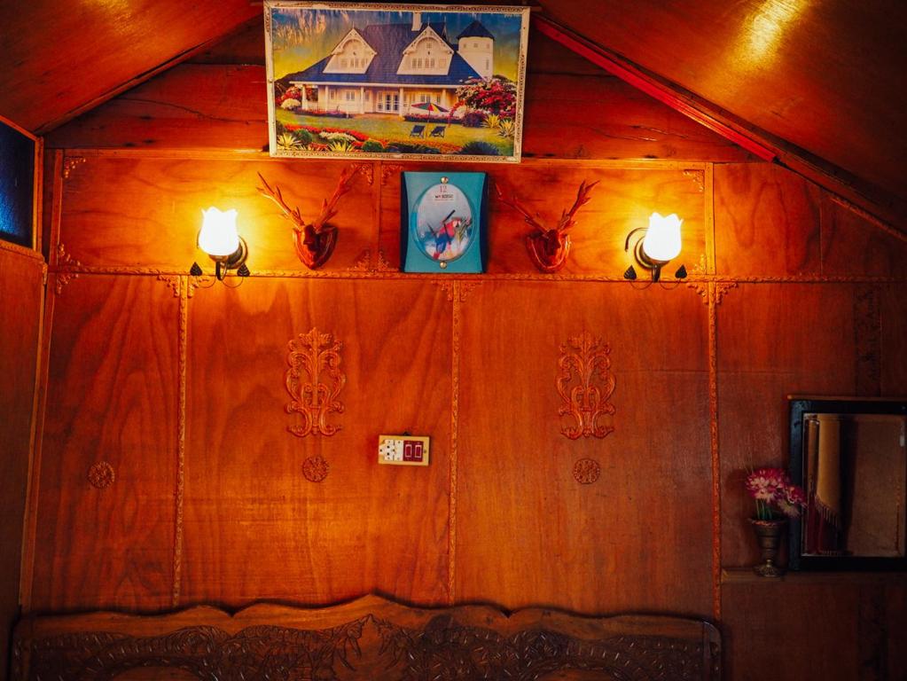 Fotografie z fotogalerie ubytování Veena Palace Group Of Houseboats v destinaci Šrínagar