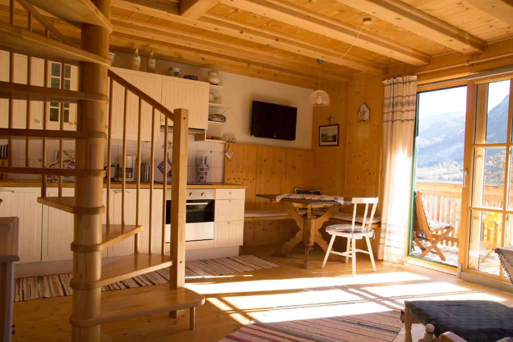 Kuchyň nebo kuchyňský kout v ubytování Haus Paradies am See