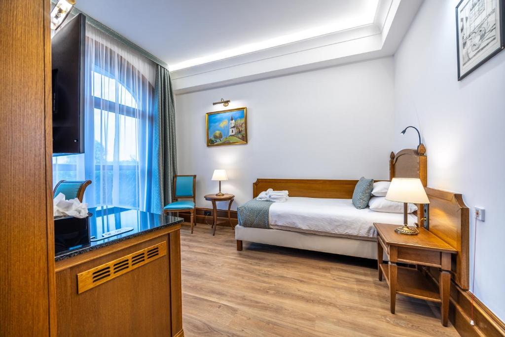Hungarikum Hotel - Single Room - Disability Access
