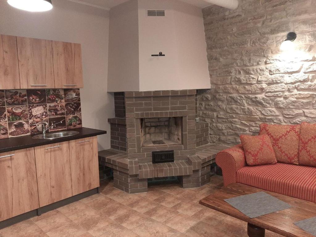 Rooms near the station - Two-Room Apartment