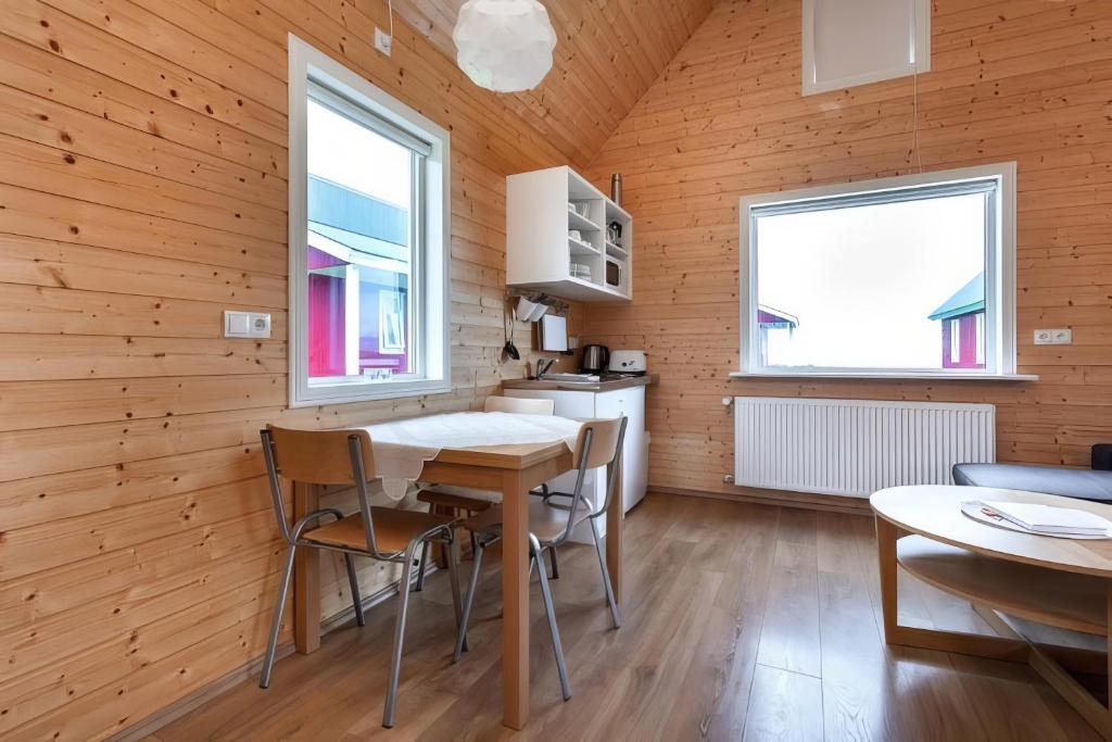 Köök või kööginurk majutusasutuses Mjoeyri Travel Holiday Homes