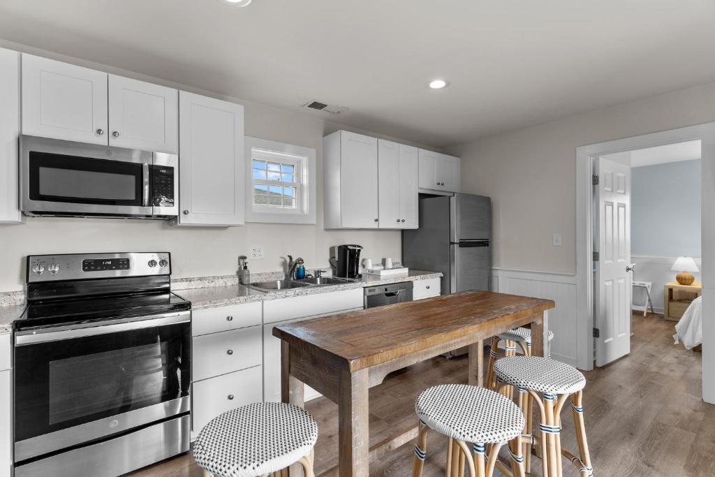 Loggerhead Inn and Suites - Suite King Superior