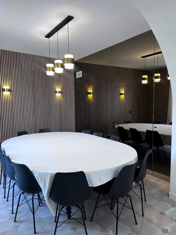 Konferenčné priestory v ubytovaní Maison de maître Les toiles à Elise
