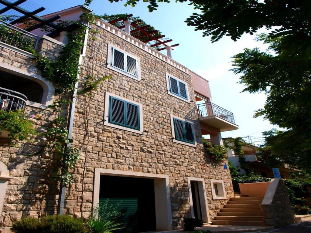 Budova, kde se apartmán nachází