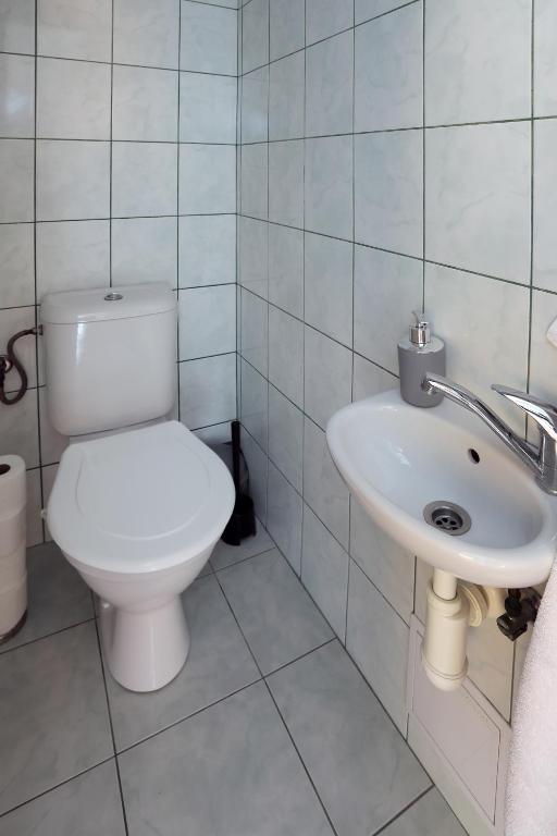 Koupelna v ubytování Penzion Skála
