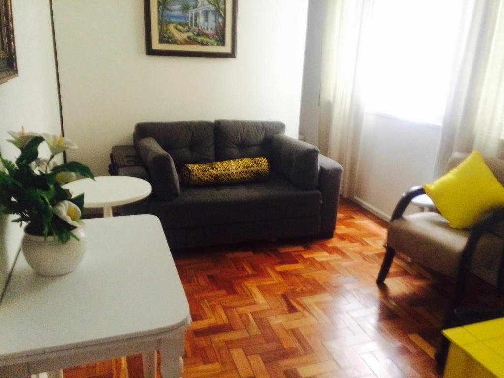  Apartamento esquina com Ipanema no posto 6 so duas quadras da praia preido familiar