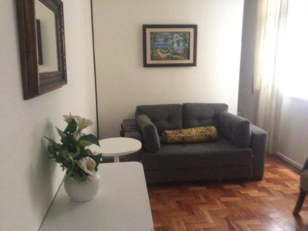  Apartamento esquina com Ipanema no posto 6 so duas quadras da praia preido familiar