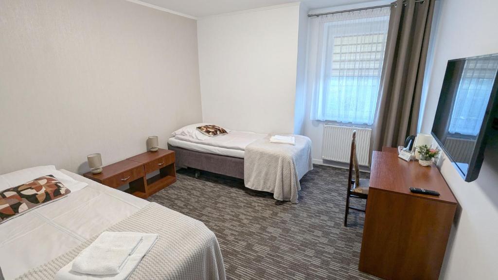 Hotel MAGNAT - Habitación Doble Con Baño Privado