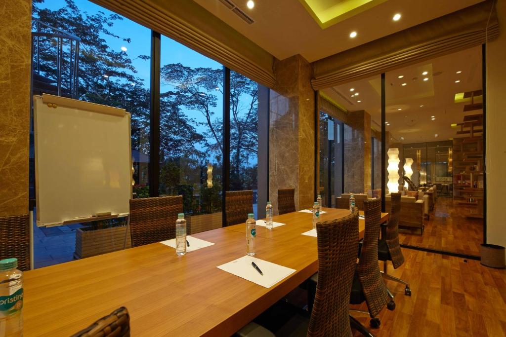 Restaurace v ubytování Axia South Cikarang Service Apartment