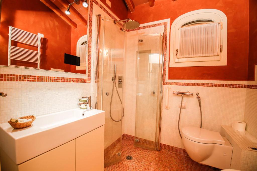 Koupelna v ubytování Casa Montecuccoli
