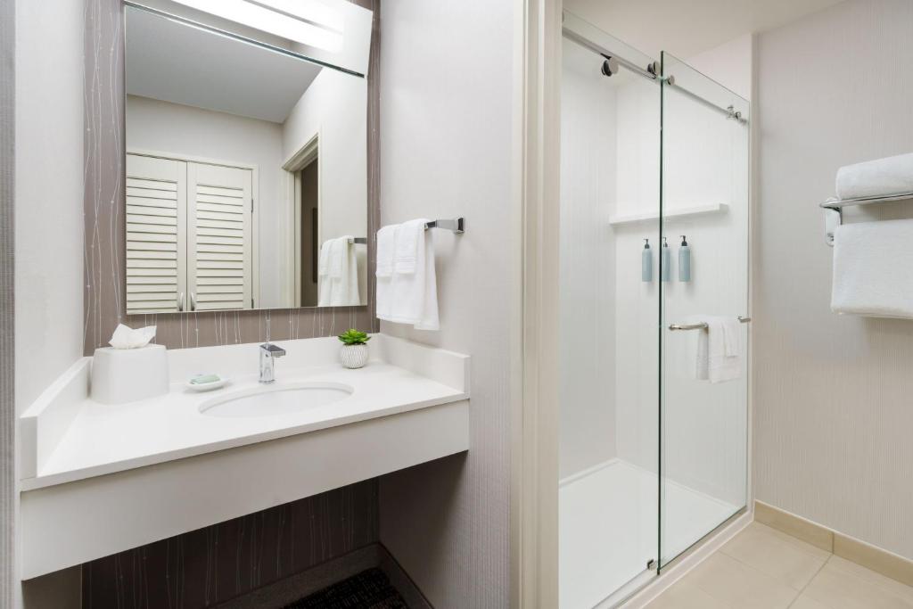 Courtyard by Marriott Roseville Galleria Mall/Creekside Ridge Drive - Habitación King