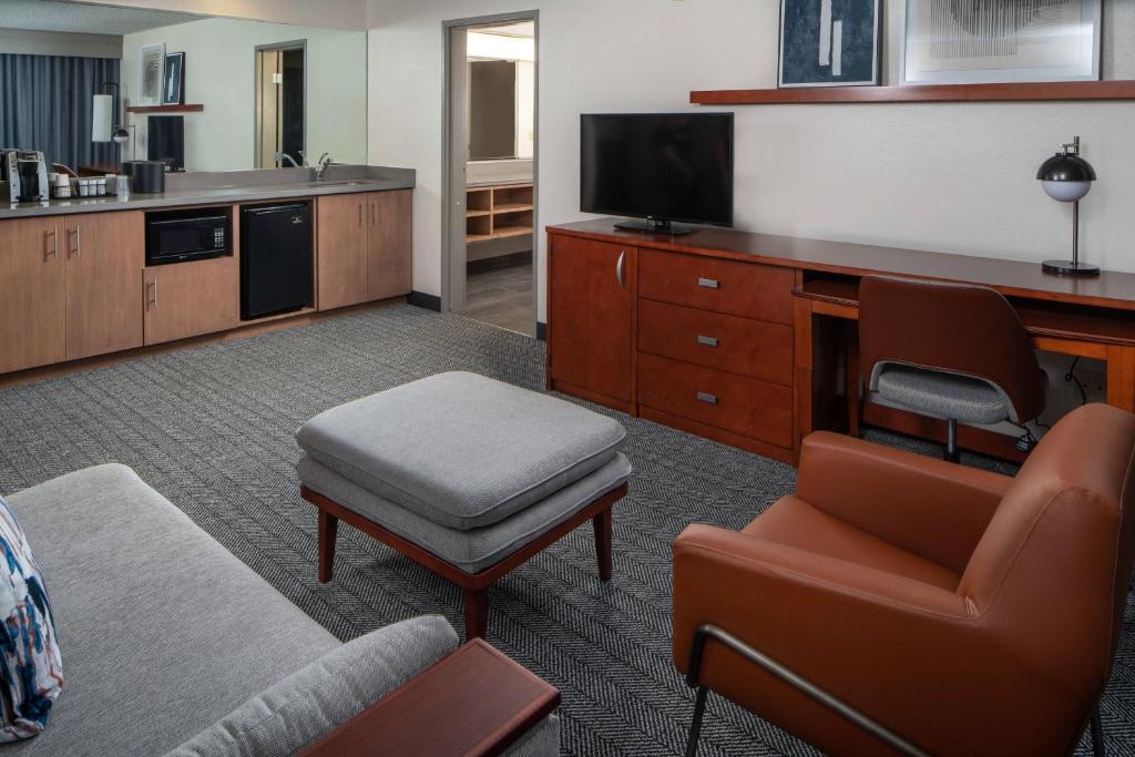 Courtyard by Marriott Covington / Mandeville - One-Bedroom King Suite