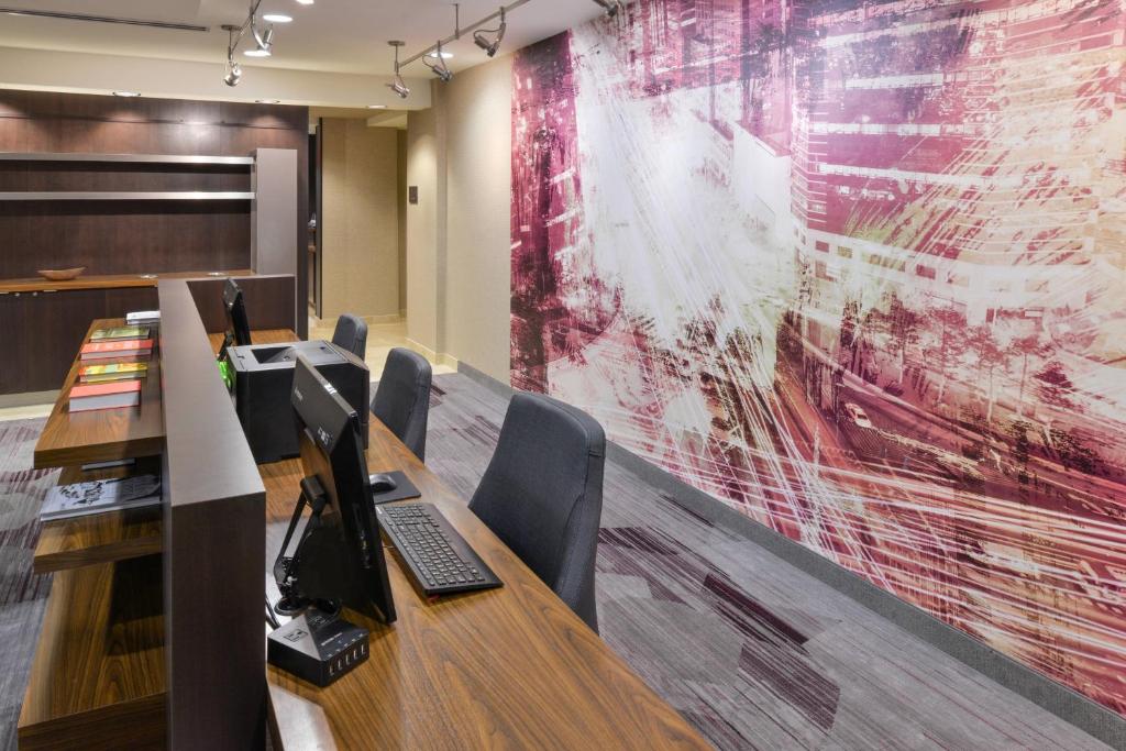 Courtyard by Marriott Charlotte Matthews photo