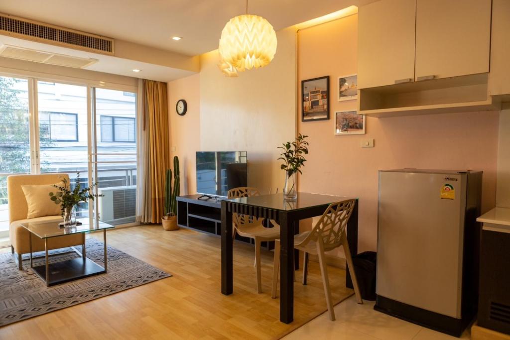 P Villa Lamoon Thonglor - Resim 13
