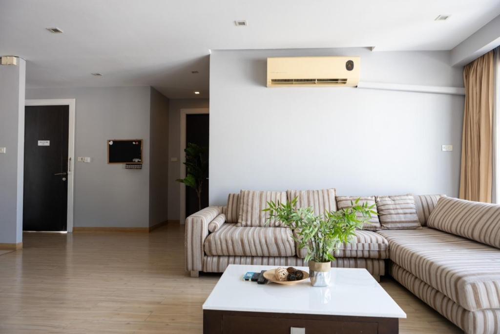 P Villa Lamoon Thonglor - Resim 34