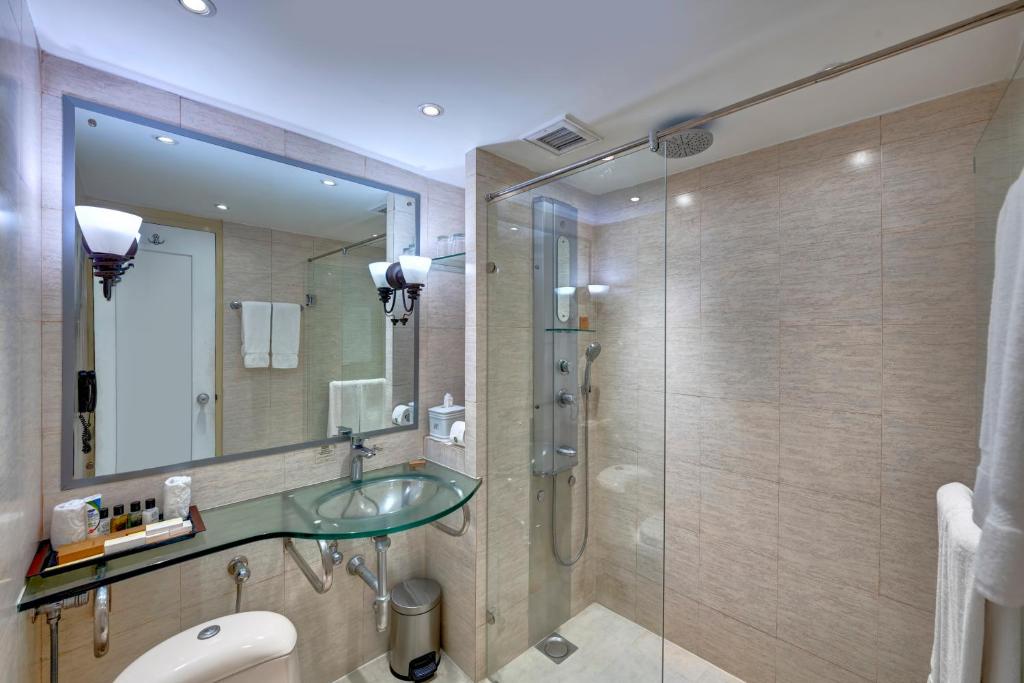 Pearl Continental Hotel, Rawalpindi - Executive King Room