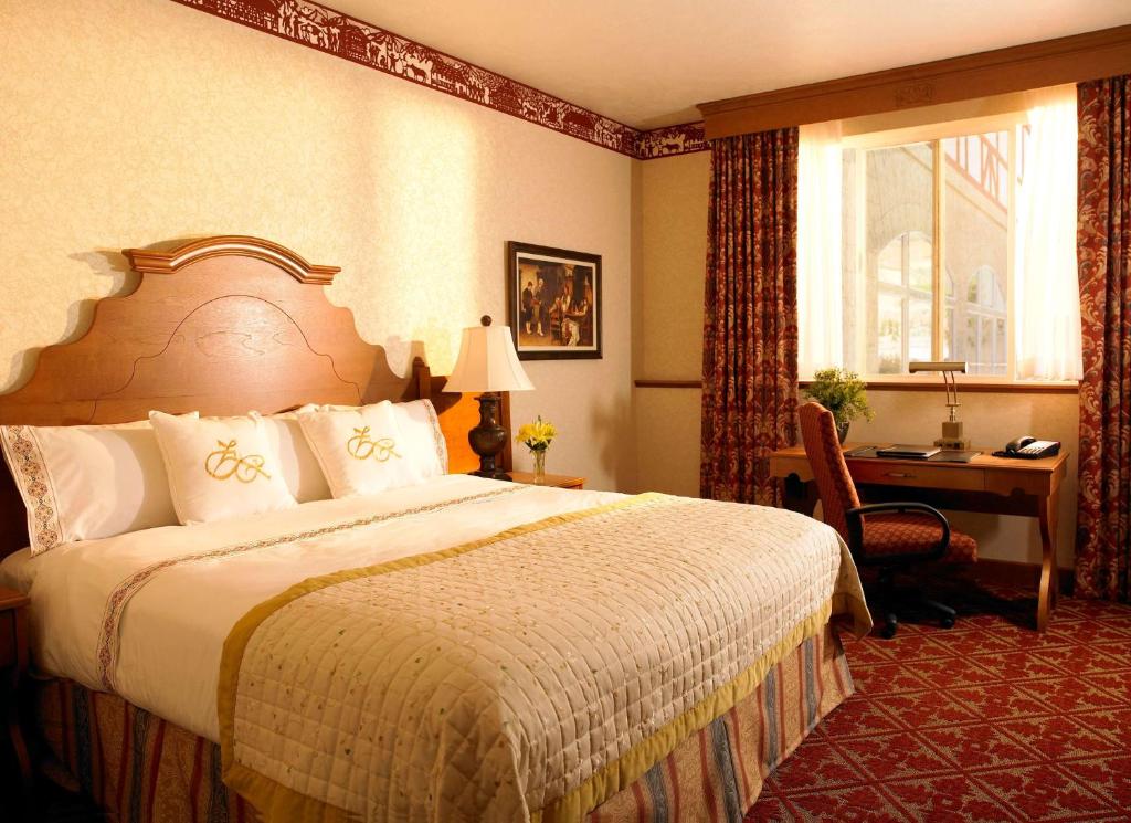 Postel nebo postele na pokoji v ubytování Zermatt Utah Resort & Spa Trademark Collection by Wyndham