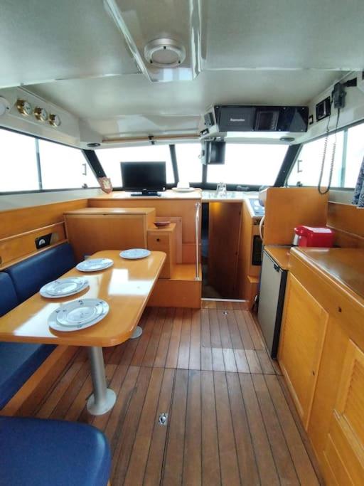 Posezení v ubytování Bateau tout confort au Port de Monaco