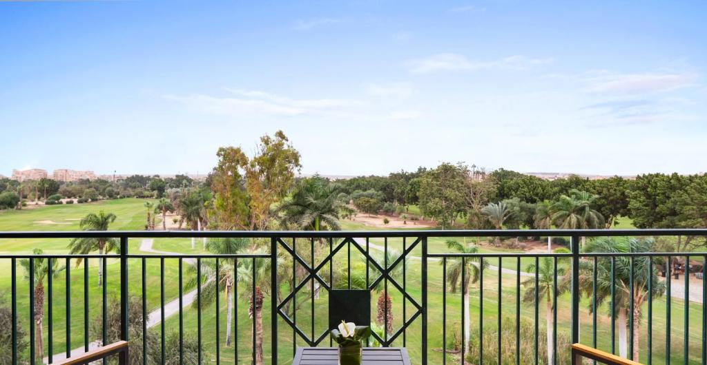 Hilton Pyramids Golf - 1