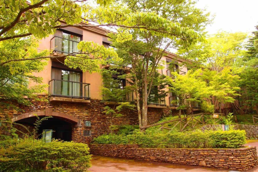 สวนหย่อมนอก Hotel Yamanakako Garden Villa