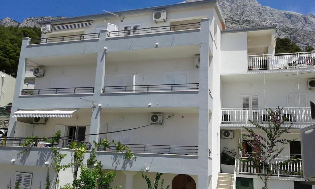 Nespecifikovaný výhled na hory nebo výhled na hory při pohledu z apartmánu