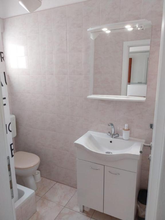Koupelna v ubytování Apartments Josip